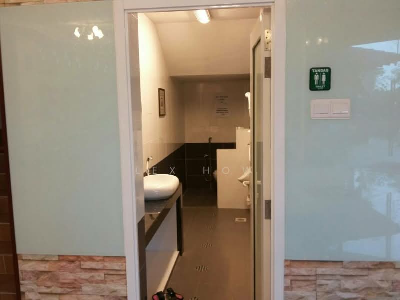 Bungalow for Sale in Seksyen 9 (Kota Damansara) - Lex How - Bathroom - PropertyGuru.com.my