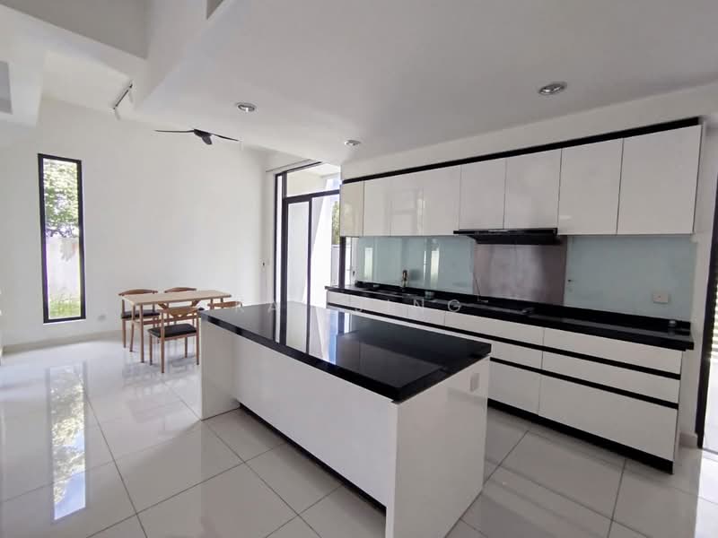 For Rent - Avira Medini Iskandar