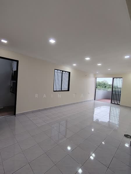 Kondominium untuk Disewa di Amadesa Resort Condominium - Rain Tan - Living Room - PropertyGuru.com.my