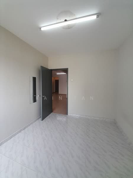 Condominium for Rent at Amadesa Resort Condominium - Rain Tan - Interior - PropertyGuru.com.my