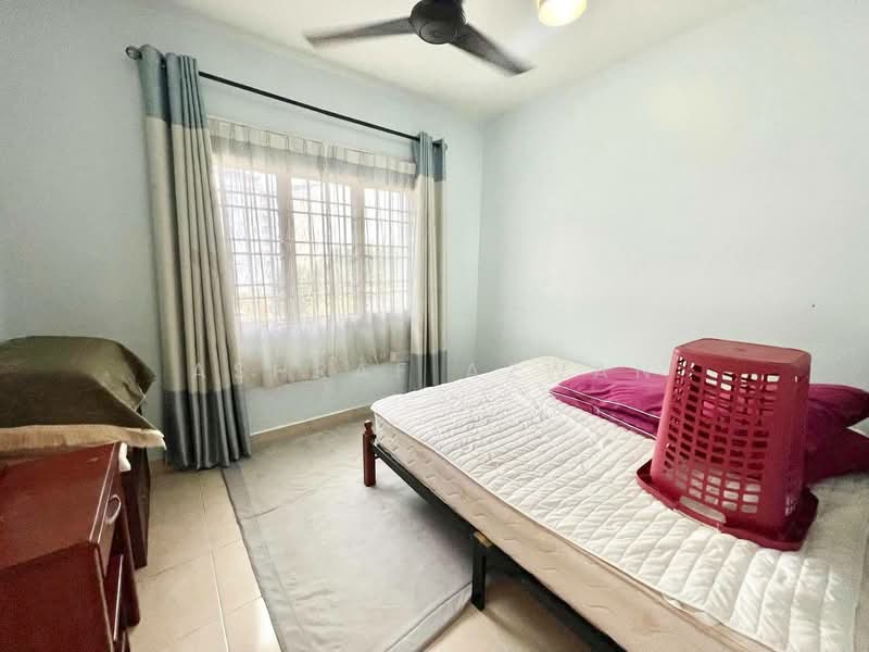 Condominium for Sale at Kristal Heights - Ashraf Azwan - Bedroom - PropertyGuru.com.my