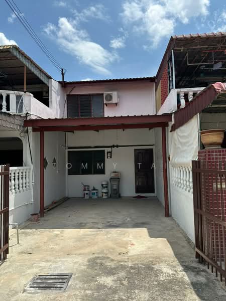 2-storey Terraced House for Rent in Taman Skudai Baru (Skudai) - Tommy Tai - Exterior - PropertyGuru.com.my