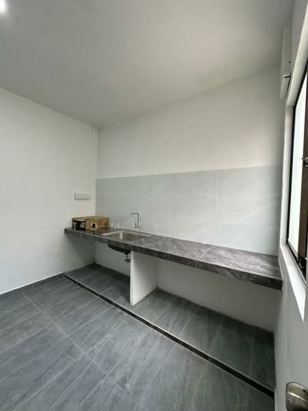 2-storey Terraced House for Rent in Taman Skudai Baru (Skudai) - Tommy Tai - Kitchen - PropertyGuru.com.my