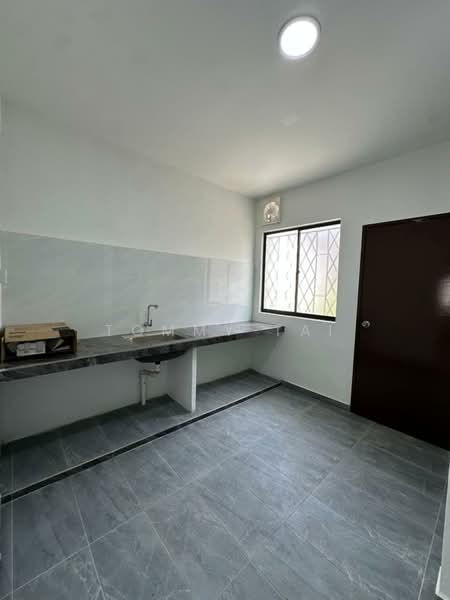 2-storey Terraced House for Rent in Taman Skudai Baru (Skudai) - Tommy Tai - Kitchen - PropertyGuru.com.my