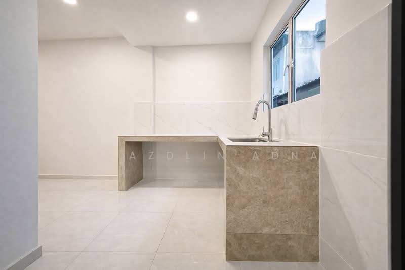 Double Storey Terrace Taman Puchong Utama untuk Untuk Dijual - RM 645,000, Mac 2026 - Kitchen - PropertyGuru.com.my