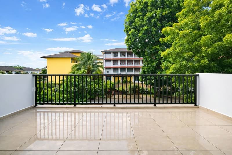 Double Storey Terrace Taman Puchong Utama untuk Untuk Dijual - RM 645,000, Mac 2026 - Balcony - PropertyGuru.com.my