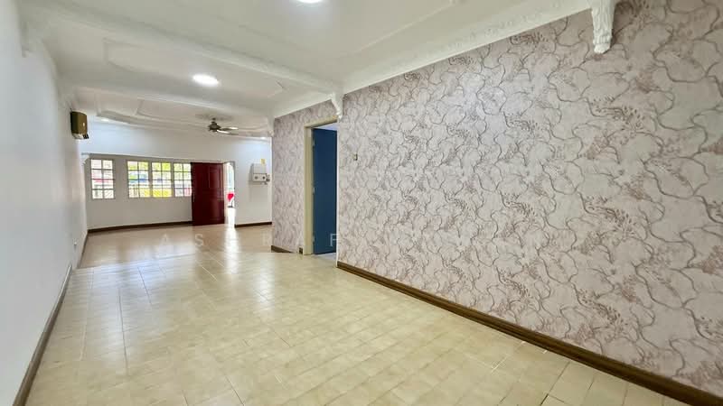 2-storey Terraced House for Sale in Ampang (Kuala Lumpur) - Ashraf Azwan - Living Room - PropertyGuru.com.my