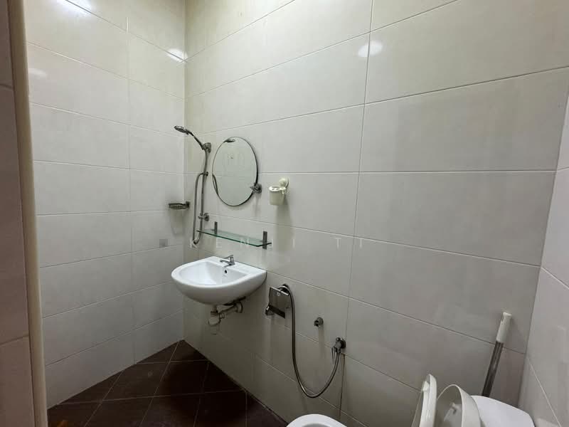 Taman Bukit Desa untuk Untuk Dijual - RM 490,000, Mac 2026 - Bathroom - PropertyGuru.com.my