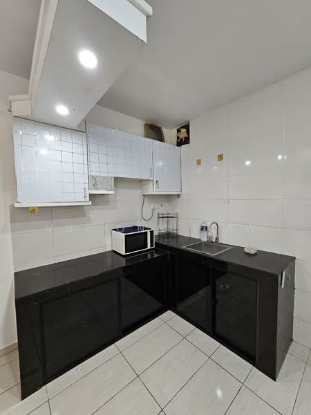 Apartment for Rent at Api Api Apartment - Vui Onn Liaw - Kitchen - PropertyGuru.com.my