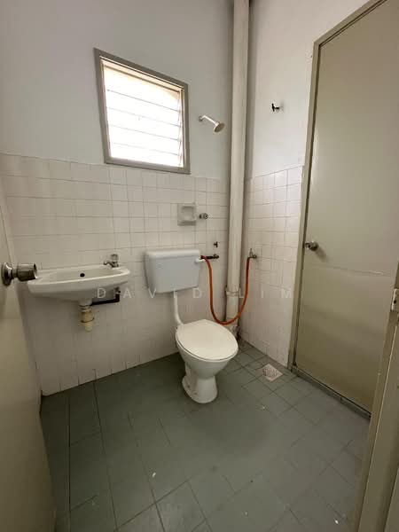 2-storey Terraced House for Sale in Bukit Sentosa (Rawang) - David Lim - Bathroom - PropertyGuru.com.my