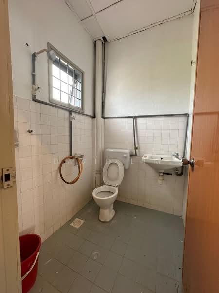 2-storey Terraced House for Sale in Bukit Sentosa (Rawang) - David Lim - Bathroom - PropertyGuru.com.my