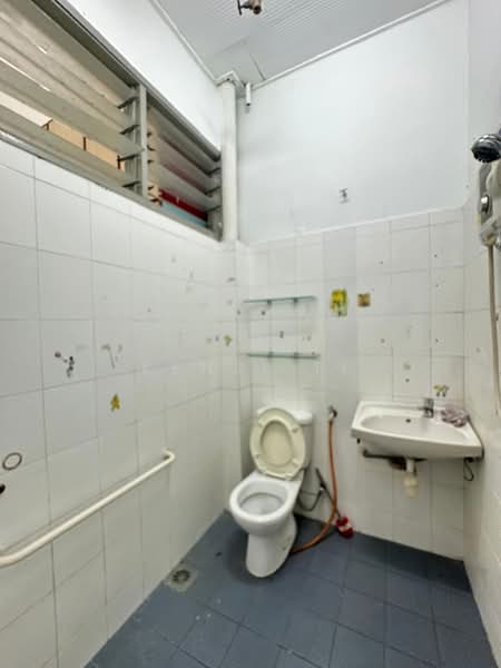 Taman Bukit Maluri untuk Untuk Dijual - RM 870,000, Mac 2026 - Bathroom - PropertyGuru.com.my