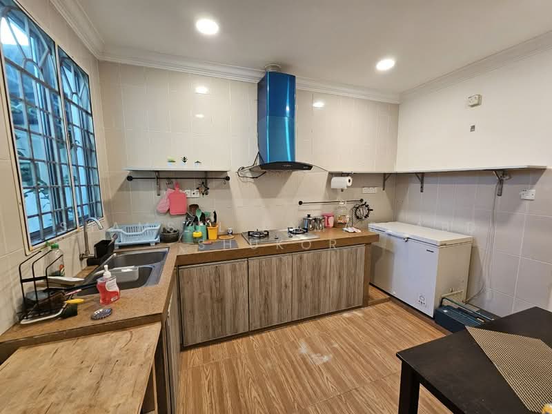 Taman Desa Ixora untuk Untuk Dijual - RM 499,000, Mac 2026 - Kitchen - PropertyGuru.com.my