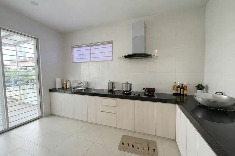 Cluster House for Sale in Rawang (Selangor) - Nicky Lai - Kitchen - PropertyGuru.com.my