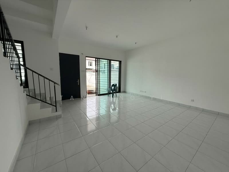 2-storey Terraced House for Sale in Johor Bahru (Johor) - Tan Bing Yi - Living Room - PropertyGuru.com.my