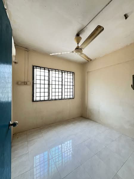 Flat for Rent at Flat Taman Ungku Tun Aminah - Kim . - Interior - PropertyGuru.com.my
