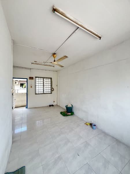 Flat for Rent at Flat Taman Ungku Tun Aminah - Kim . - Interior - PropertyGuru.com.my