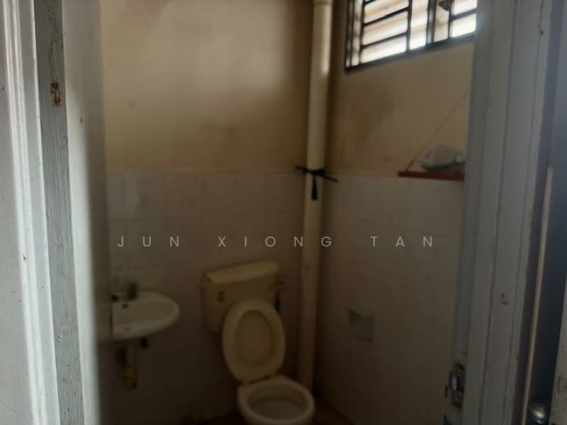 2-storey Terraced House for Sale in Taman Sri Saujana (Kota Tinggi) - Jun Xiong Tan - Bathroom - PropertyGuru.com.my