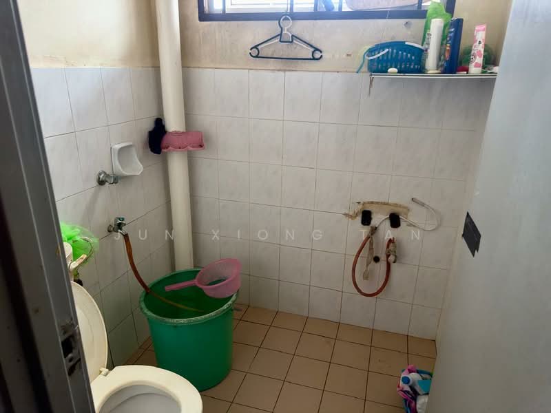 2-storey Terraced House for Sale in Taman Sri Saujana (Kota Tinggi) - Jun Xiong Tan - Bathroom - PropertyGuru.com.my