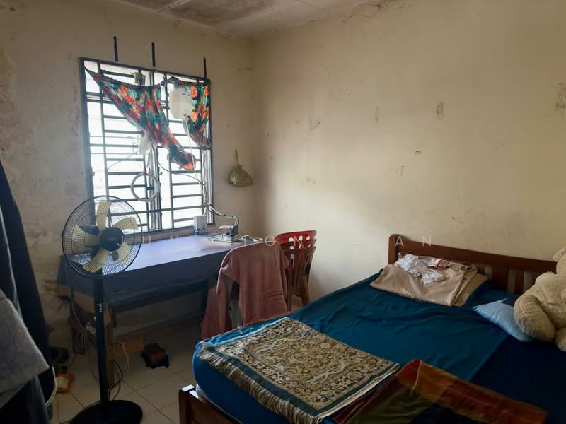 2-storey Terraced House for Sale in Taman Sri Saujana (Kota Tinggi) - Jun Xiong Tan - Bedroom - PropertyGuru.com.my