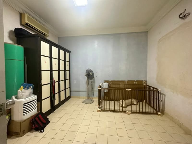 Rumah Teres 1.5 Tingkat untuk Dijual di Taman Mutiara Rini (Skudai) - Jun Xiong Tan - Bedroom - PropertyGuru.com.my
