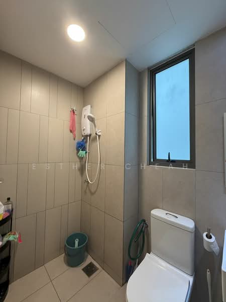 Service Residence for Sale at Kenwingston Platz - Esther Cheah - Bathroom - PropertyGuru.com.my