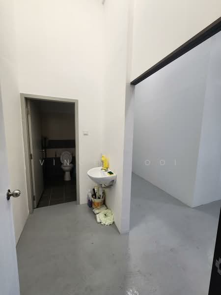 Kedai / Pejabat untuk Disewa di Relau (Sungai Ara) - Vincent Ooi - Bathroom - PropertyGuru.com.my