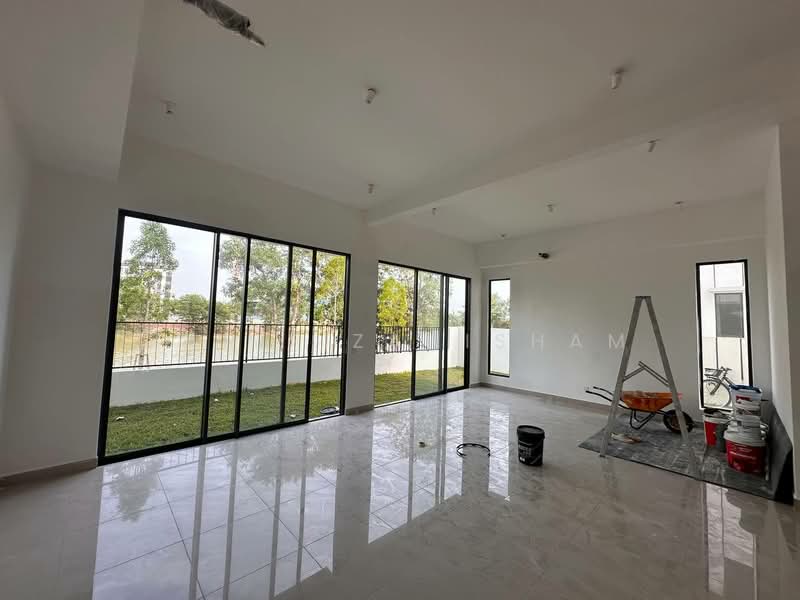 Semi-Detached House for Sale in Cyber 10 (Cyberjaya) - Zarif Zahisham - Living Room - PropertyGuru.com.my