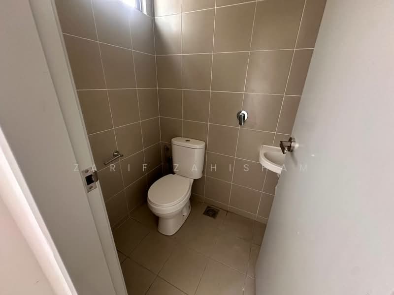 Semi-Detached House for Sale in Cyber 10 (Cyberjaya) - Zarif Zahisham - Bathroom - PropertyGuru.com.my