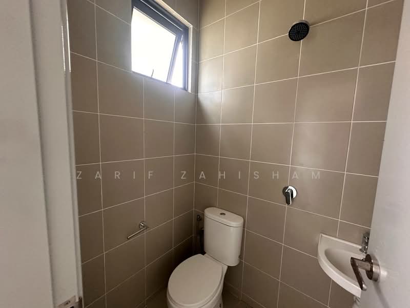 Semi-Detached House for Sale in Cyber 10 (Cyberjaya) - Zarif Zahisham - Bathroom - PropertyGuru.com.my