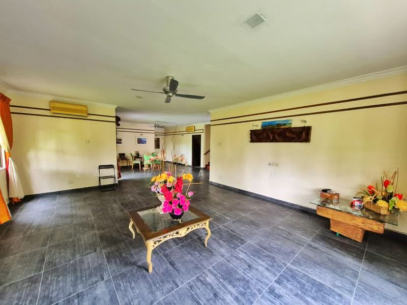 Semi-Detached House for Sale in Sultan Abdul Aziz Shah Golf & Country Club (Shah Alam) - Zarif Zahisham - PropertyGuru.com.my