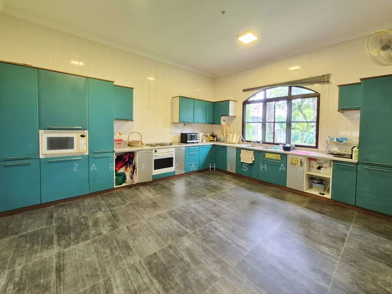 Semi-Detached House for Sale in Sultan Abdul Aziz Shah Golf & Country Club (Shah Alam) - Zarif Zahisham - PropertyGuru.com.my