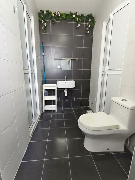 Apartment for Sale at Aliff Avenue (Dwi Alif) - Hui Hui Lim - Bathroom - PropertyGuru.com.my