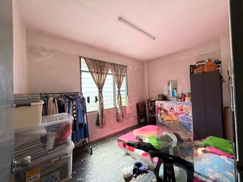 Rumah Flat untuk Dijual di Taman Dasa - Pauline Goh - Bedroom - PropertyGuru.com.my