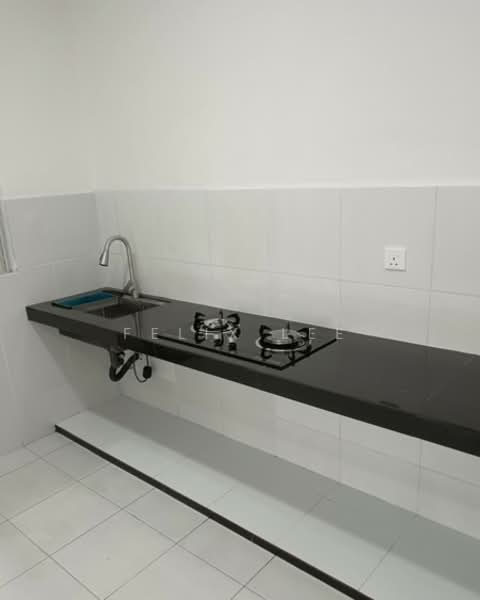 Residensi Sateria untuk Untuk Disewa - RM 1,250 /bulan, Mac 2026 - Kitchen - PropertyGuru.com.my