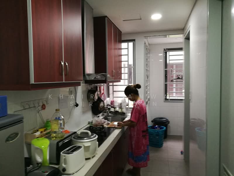 Townhouse for Sale in Petaling Jaya (Selangor) - Khairil Anwar Sirajudin - Kitchen - PropertyGuru.com.my