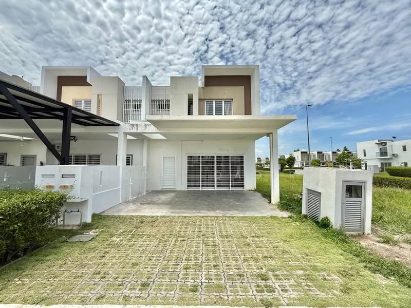 For Sale - Casa Green @ Cybersouth