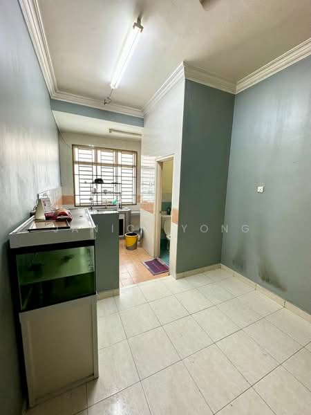 2-storey Terraced House for Rent in Taman Bestari Indah (Ulu Tiram) - Janice Yong - Kitchen - PropertyGuru.com.my