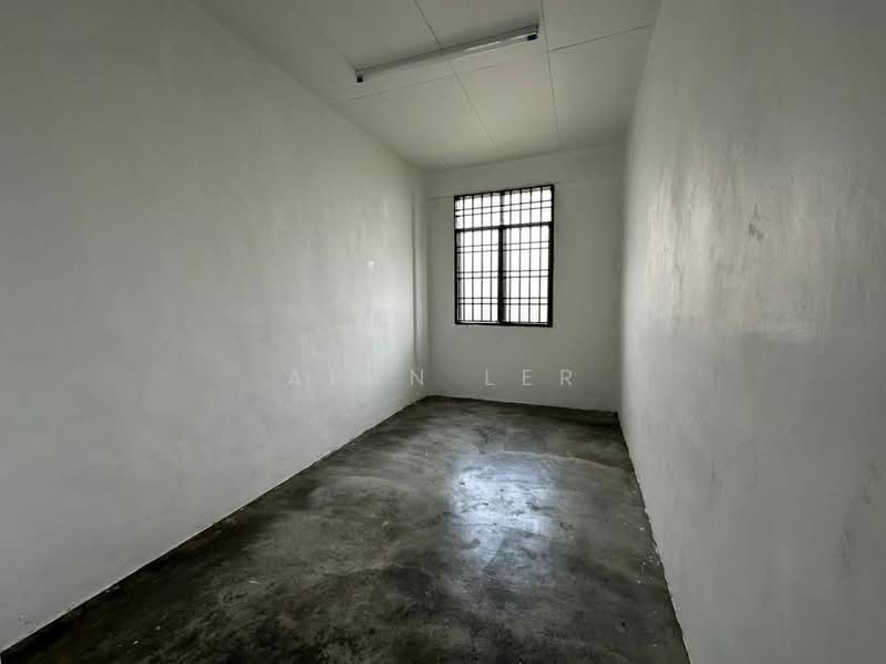Flat for Sale at Taman Tan Sri Yaacob - Alan Ler - Interior - PropertyGuru.com.my