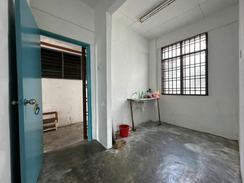 Flat for Sale at Taman Tan Sri Yaacob - Alan Ler - Interior - PropertyGuru.com.my