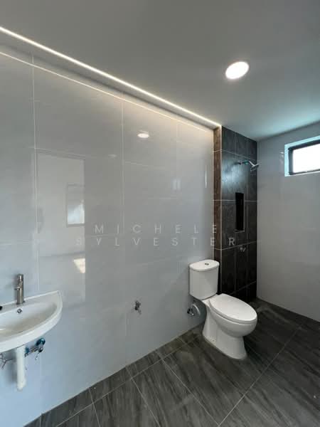 Bungalow for Sale in Taman Kebun Teh (Johor Bahru) - Michele Sylvester - Bathroom - PropertyGuru.com.my