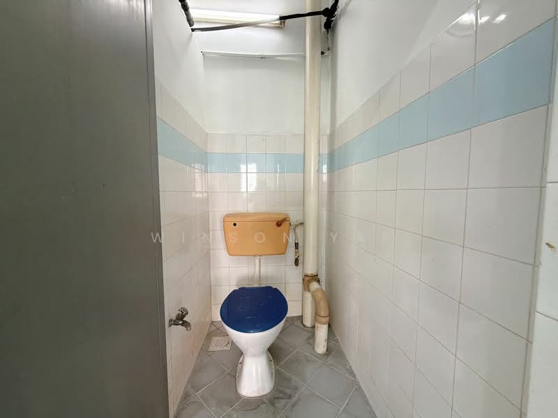 Flat for Sale at Rumah Pangsa Permas Jaya - Winson Yap - Bathroom - PropertyGuru.com.my