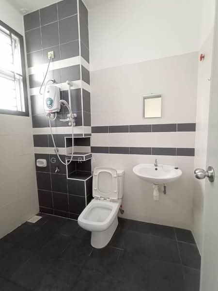 BUKIT INDAH BANDAR NUSAJAYA untuk Untuk Disewa - RM 3,000 /bulan, Mac 2026 - Bathroom - PropertyGuru.com.my