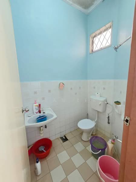 1-storey Terraced House for Sale in Senai (Kulai) - Alan Ler - Bathroom - PropertyGuru.com.my