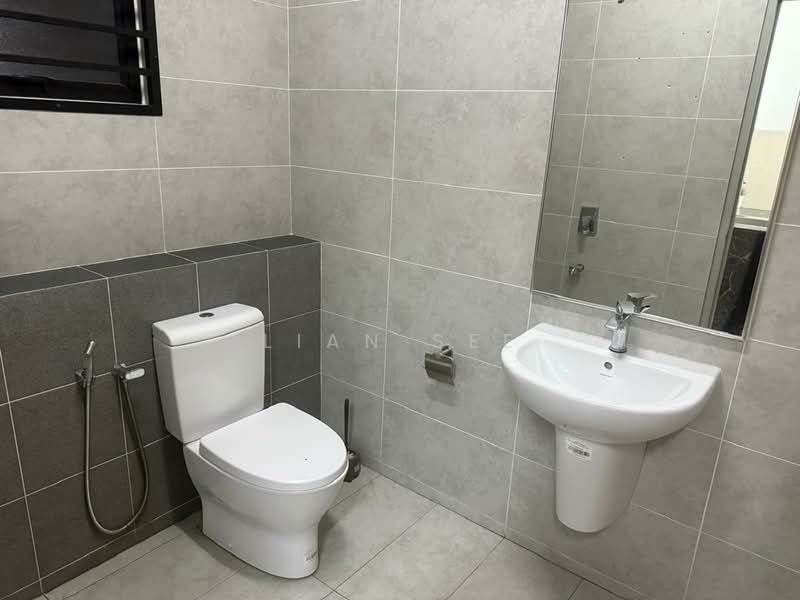 Bandar Bukit Raja : Ayra 2 untuk Untuk Disewa - RM 2,000 /bulan, Mac 2026 - Bathroom - PropertyGuru.com.my