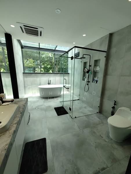 East Residence @ KLGCC Resort untuk Untuk Disewa - RM 25,000 /bulan, Apr 2026 - Bathroom - PropertyGuru.com.my