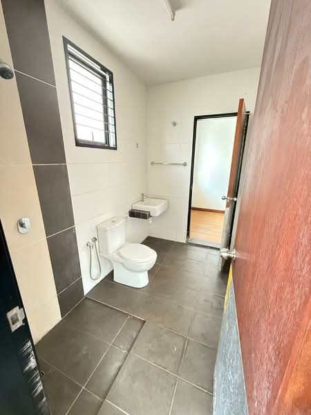 2-storey Terraced House for Sale in Denai Alam (Shah Alam) - Lucas Loh - Bathroom - PropertyGuru.com.my