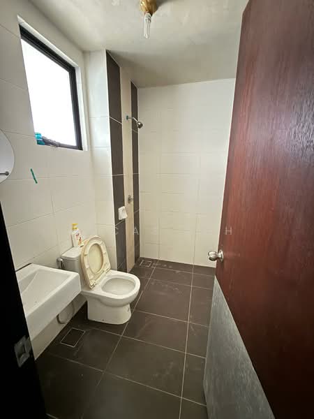 2-storey Terraced House for Sale in Denai Alam (Shah Alam) - Lucas Loh - Bathroom - PropertyGuru.com.my