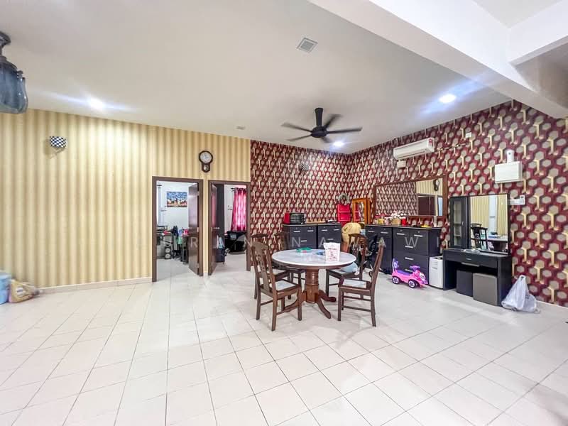 Apartment for Sale at Embun Residence - Fauran Nawawi - Living Room - PropertyGuru.com.my