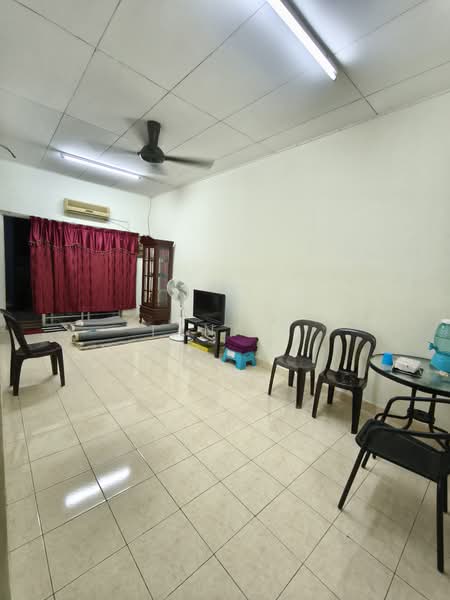 Bandar Bukit Raja untuk Untuk Dijual - RM 430,000, Apr 2026 - Living Room - PropertyGuru.com.my